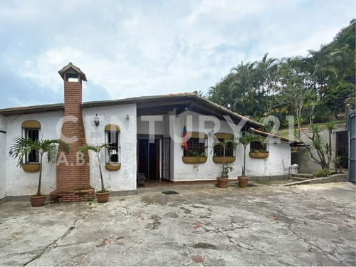 Venta De Bella Casa Estilo Campestre En Gavilán