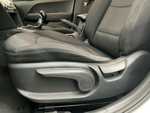 Imagen 6 de 15 de Hyundai Elantra 2018 2.0 Gls Mt