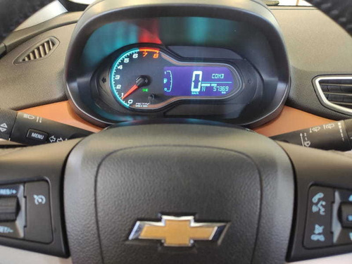 Imagem 10 de 15 de Chevrolet Onix Hatch Activ 1.4 8v Flex 5p Mec 2017