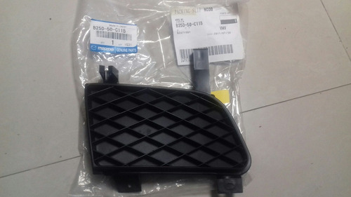 Tapa Faro Neblina Derecho Mazda Allegro 99-00 Original (Usado)