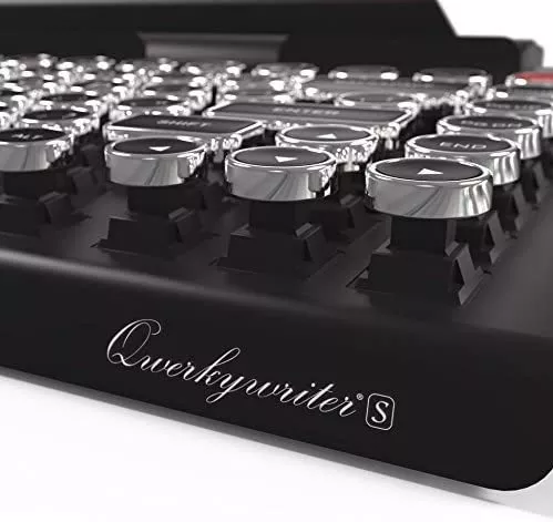 Qwerkywriter, un teclado mecánico con aspecto de máquina de escribir