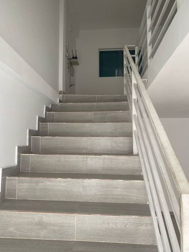 Mile/alquiler De Apto Estudio Semi Equipado Ambrosio Plaza