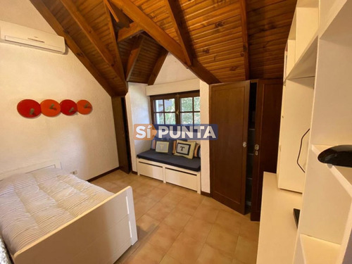 Imagen 27 de 30 de Espectacular Casa En Lugano 5 Dormitorios 4 Baños