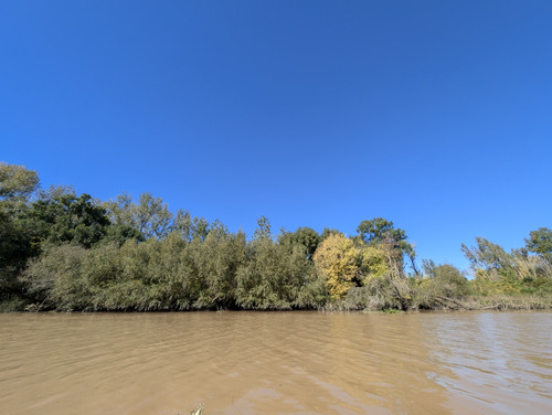 Quinta De 7,6 Hectáreas Con Acceso Terrestre Y Fluvial, Con Cabaña Y Deck.