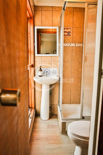 Local Comercial En Venta En Valparaíso, Hostal Restobar