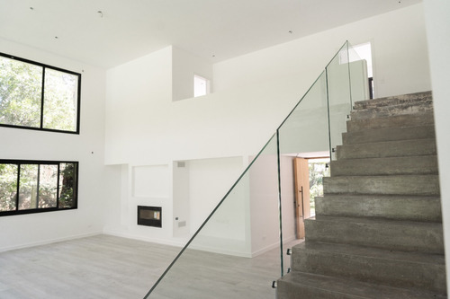 Casa En Punta Del Este. Venta Y/o Alquiler
