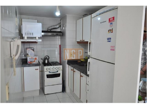 Apartamento Con Todos Los Servicios Buena Rentabilidad- Ref: 18257