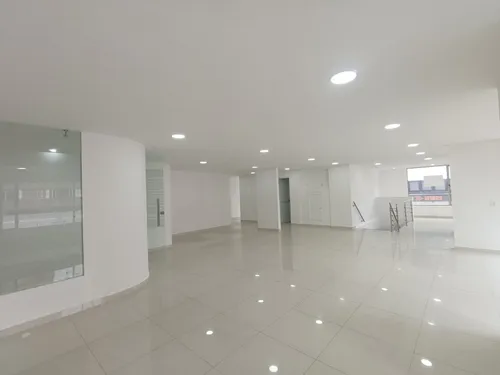 Local En Arriendo/venta En Chapinero Alto. Cod A22221