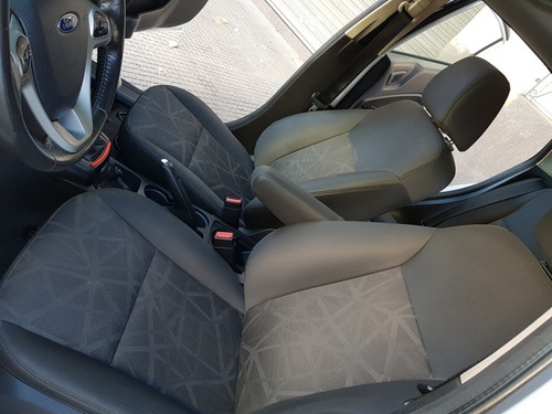 Ford Fiesta Kinetic Design 1.6 Design 120cv Titanium 2013