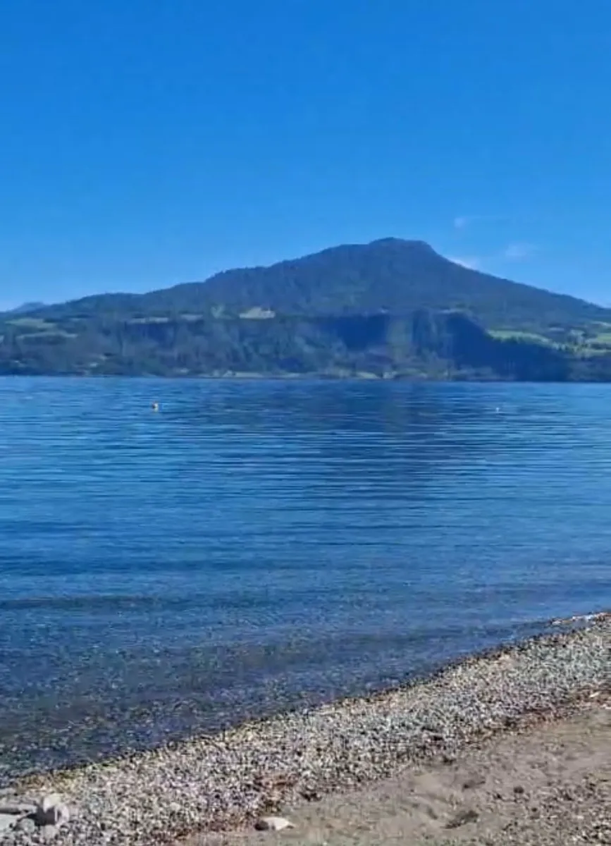 Imagen 2 de 21 de Espectacular Casa Familiar En Lago Maihue
