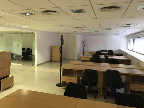 Imagen 12 de 30 de Edificio De Retail Y Oficinas Con 700 Puestos De Trabajo Oportunidad Única!