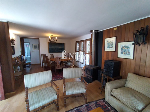 Casa En Venta De 5 Dormitorios En Subida Labarca Concón