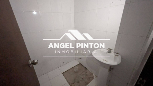 Local Comercial Alquiler Av. El Milagro Maracaibo Api 6732