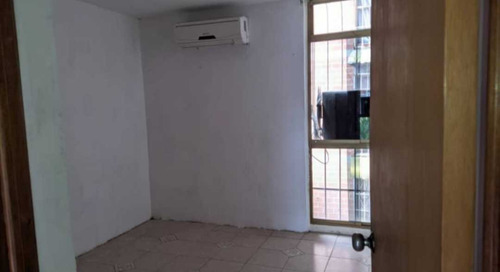 Imagen 6 de 9 de Vendo Apartamento 64m2 3h/1b/1p Castillejo 8582.