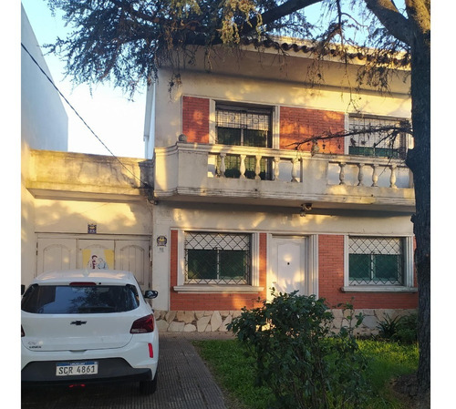Imagen 2 de 12 de Vendo Muy Buena Casa En 2 Plantas Sobre Garzón Gge Para 2 O 3 Autos Buena Opción Acepta Banco