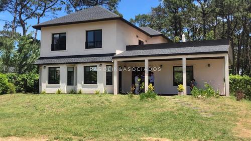 Hermosa Casa De 4 Dormitorios La Alborada Punta Del Este