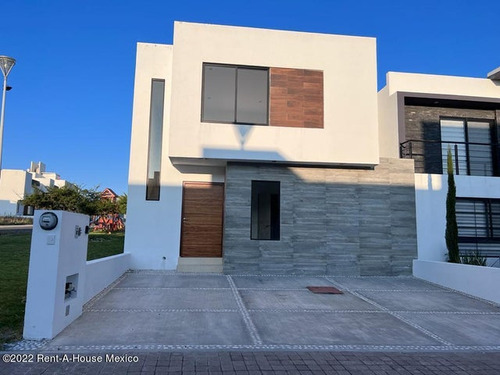 Casa De Autor En Venta San Isidro Juriquilla *agt*