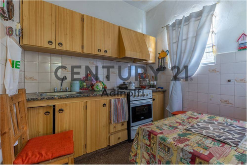 Imagen 10 de 21 de 138 E/ 517 Y 518 - Venta De Casa En Ph Al Frente De 2 Dormitorios