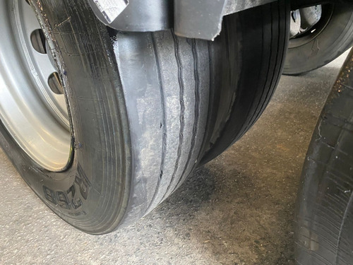 Imagem 9 de 18 de Caminhão Ford Cargo 2428 Bitruck 2011-2012 Leito Unico Dono