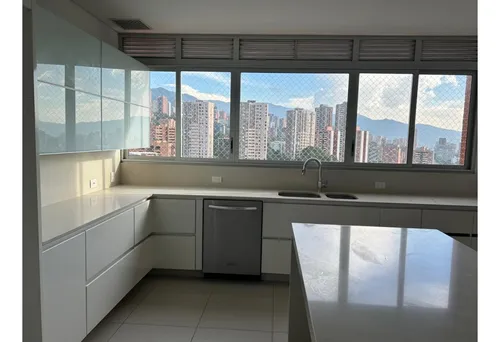 Apartamento En El Poblado Sector Las Lomas
