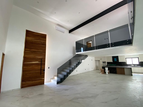 Casa Residencial En Venta En Lomas De Cocoyoc