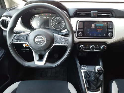 Nissan Versa Advance