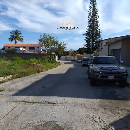 Terreno En Venta, Ubicado En La Mejor Urbanizacion De La Isla De Margarita. Paraiso 1
