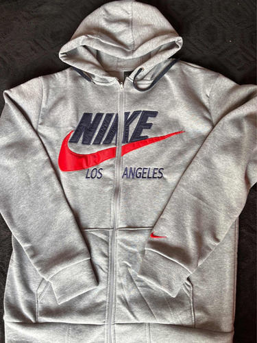 Elegante Chamarra Nike Color Gris