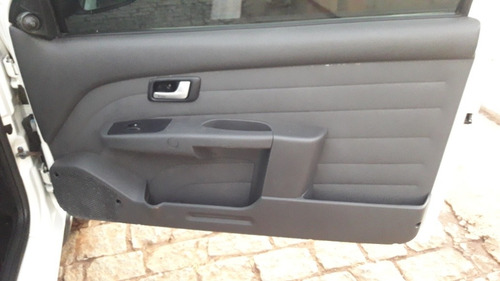 Imagem 8 de 10 de Fiat Strada 2016 1.4 Working Flex 2p