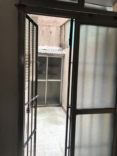 Departamento 2 Amb. C./ Patio - Parque Patricios
