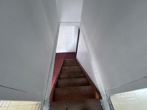 En Arriendo Casa Con Excelente Ubicación. 2d-1b. La Islita