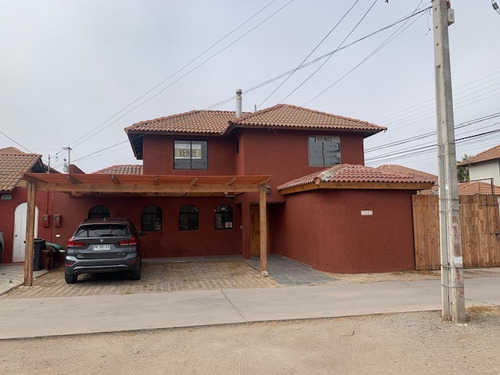 Preciosa Casa En Peñuelas Con Piscina Y Condominio Cerrado