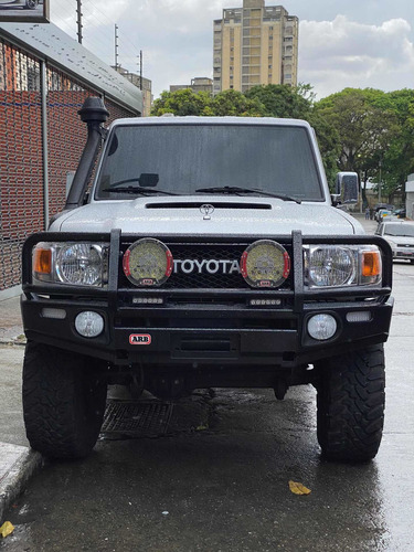 Imagen 5 de 11 de Toyota Land Cruiser 2021
