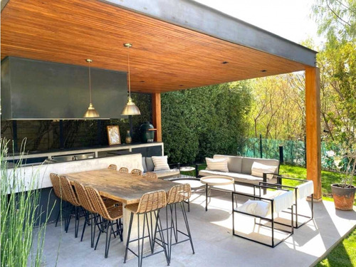 Casa En Lo Barnechea/ Camino Real En Condominio