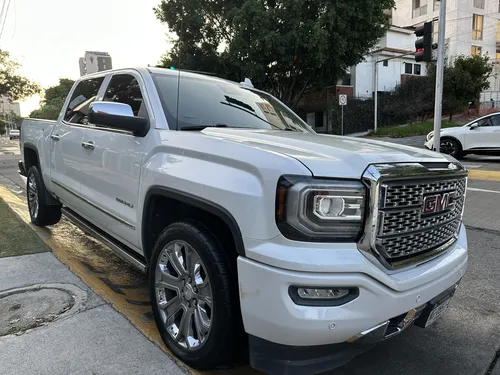 GMC Sierra 6.2 Denali Dvd At