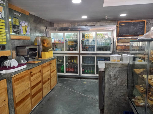 Venta Excelente Fondo De Comercio De Panadería Ubicada En Colinas De Bello Monte. Inf. Ma. Fda. Varela