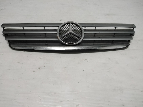 Parrilla Emblema Mercedes Benz Cl230 Evolution Kompressor 02