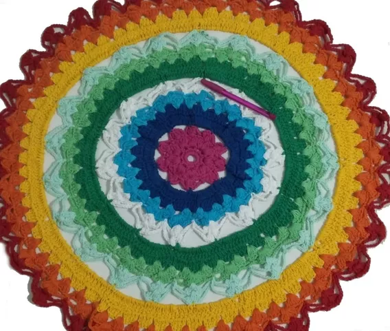 Carpeta - Tapete Crochet Hilo De Colores Redonda Diám. 75cm