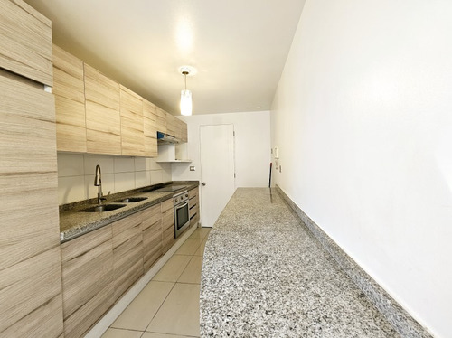 Dpto. En Venta De 3d,2b,1e En Berta Correa