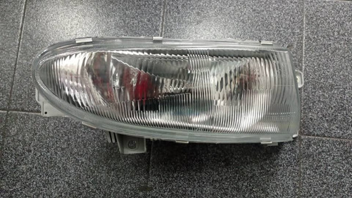 Faro Derecho Hyundai Accent (2 Puertas )