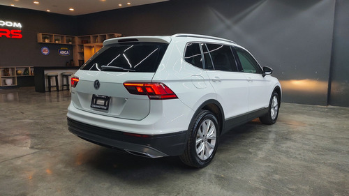 Volkswagen Tiguan 1.4 Comfortline 7p At piel
