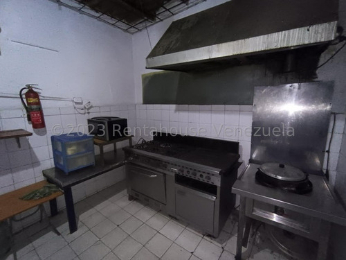 Imagen 16 de 28 de Local Comecial Con Fondo De Comercio Dedicado Al Expendio De Bebidas Alcohólicas En Sus Envases Originales, Con Sellos Y Precintos Y Gastronomia Nacional E Internacional, Ubicado En Avenida Principal