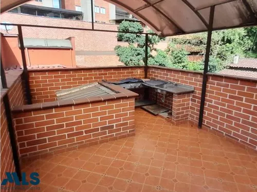 Casa Amplia En Sector Tranquilo(mls#242432)