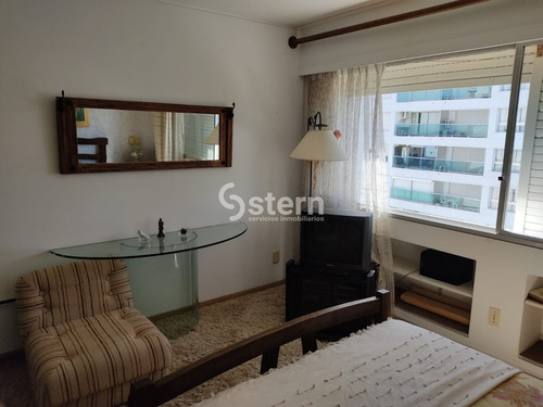 Venta Apartamento 3 Dormitorios Y Dependencia, Playa Mansa, Punta Del Este- Ref: 190
