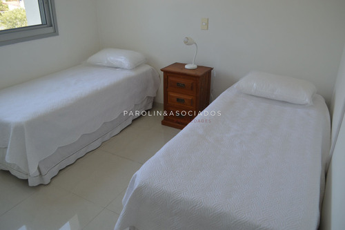 Apartamento Moderno De 3 Dormitorios , Summer Tower. Oportunidad