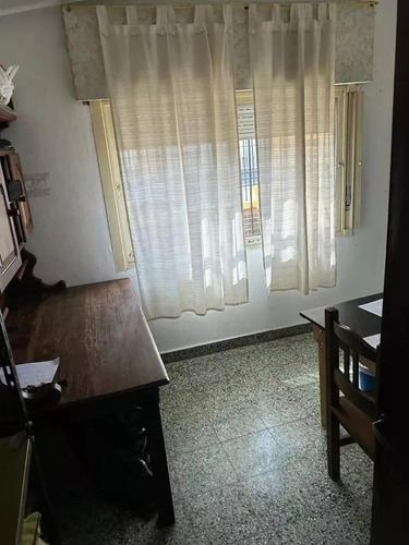 Casa En Venta - 2 Dormitorios 1 Baño - 150mts2 - Moron
