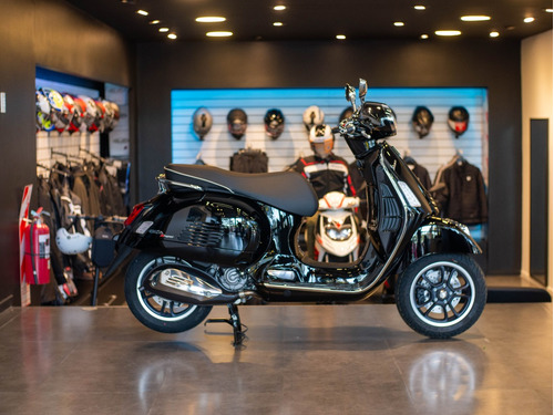 Vespa Gts 300 Super Negra Modelo 2023 Entrega Ya
