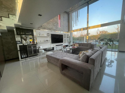 Imagen 19 de 30 de Casa 5 Ambientes Lote 1028 M² - 320 M² Cub. - Detalles De Categoría - Barrio Privado San Patricio