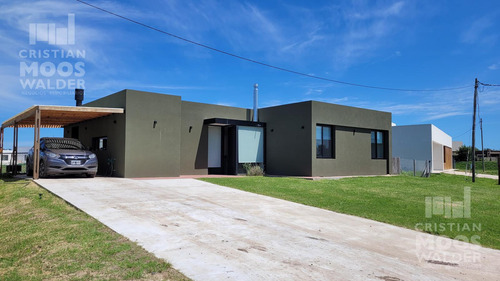 Casa En  Alquiler En Barrio Manuel Belgrano