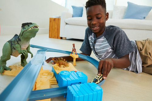 Imagen 3 de 5 de Pista Hot Wheels Clash N Crash Jurassic World Dominion Color Multicolor